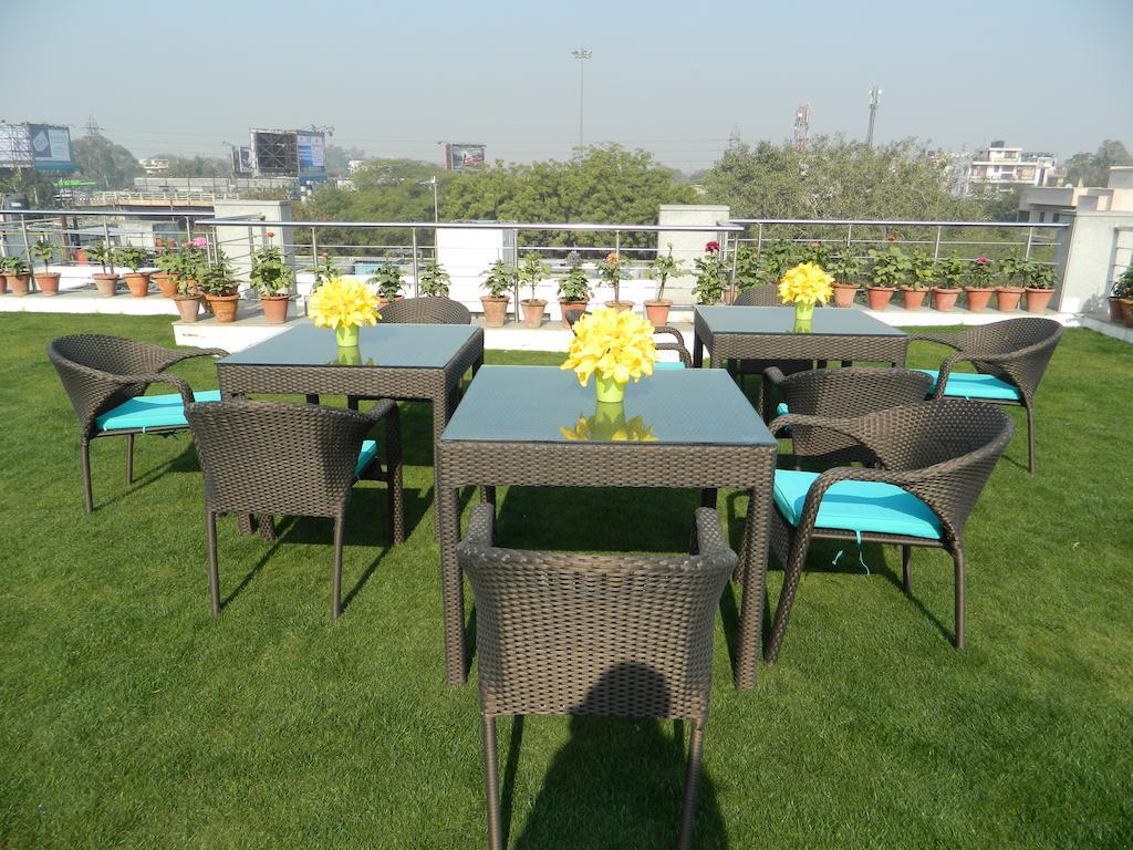 76 Friends Colony Panzió Új-Delhi Kültér fotó