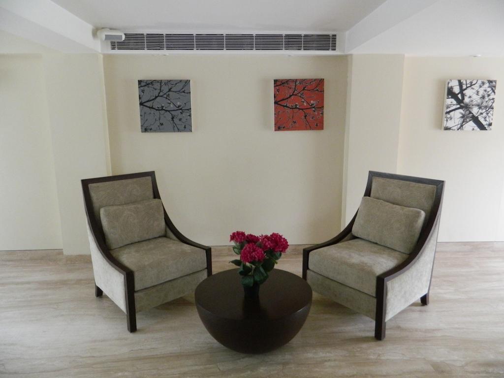 76 Friends Colony Panzió Új-Delhi Kültér fotó