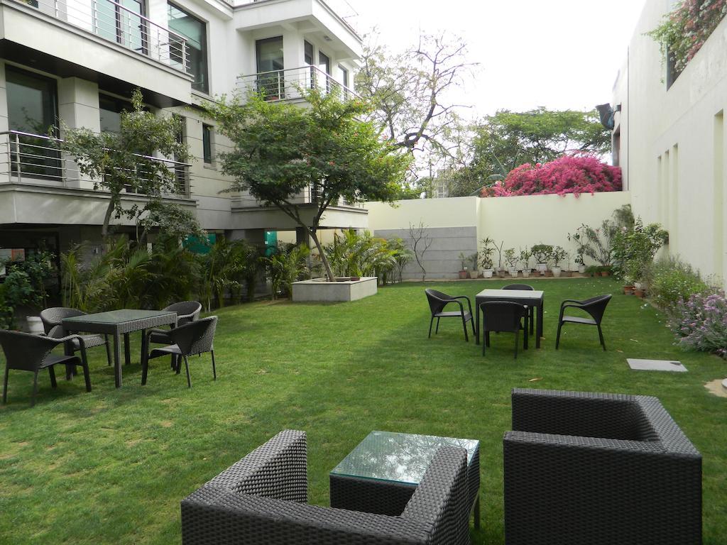76 Friends Colony Panzió Új-Delhi Kültér fotó