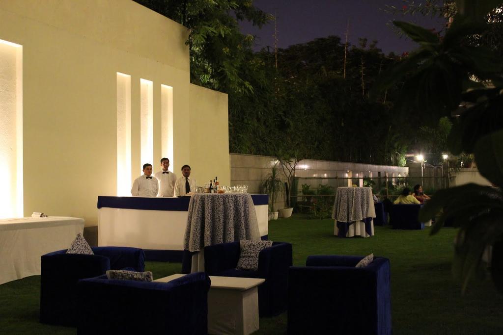 76 Friends Colony Panzió Új-Delhi Kültér fotó